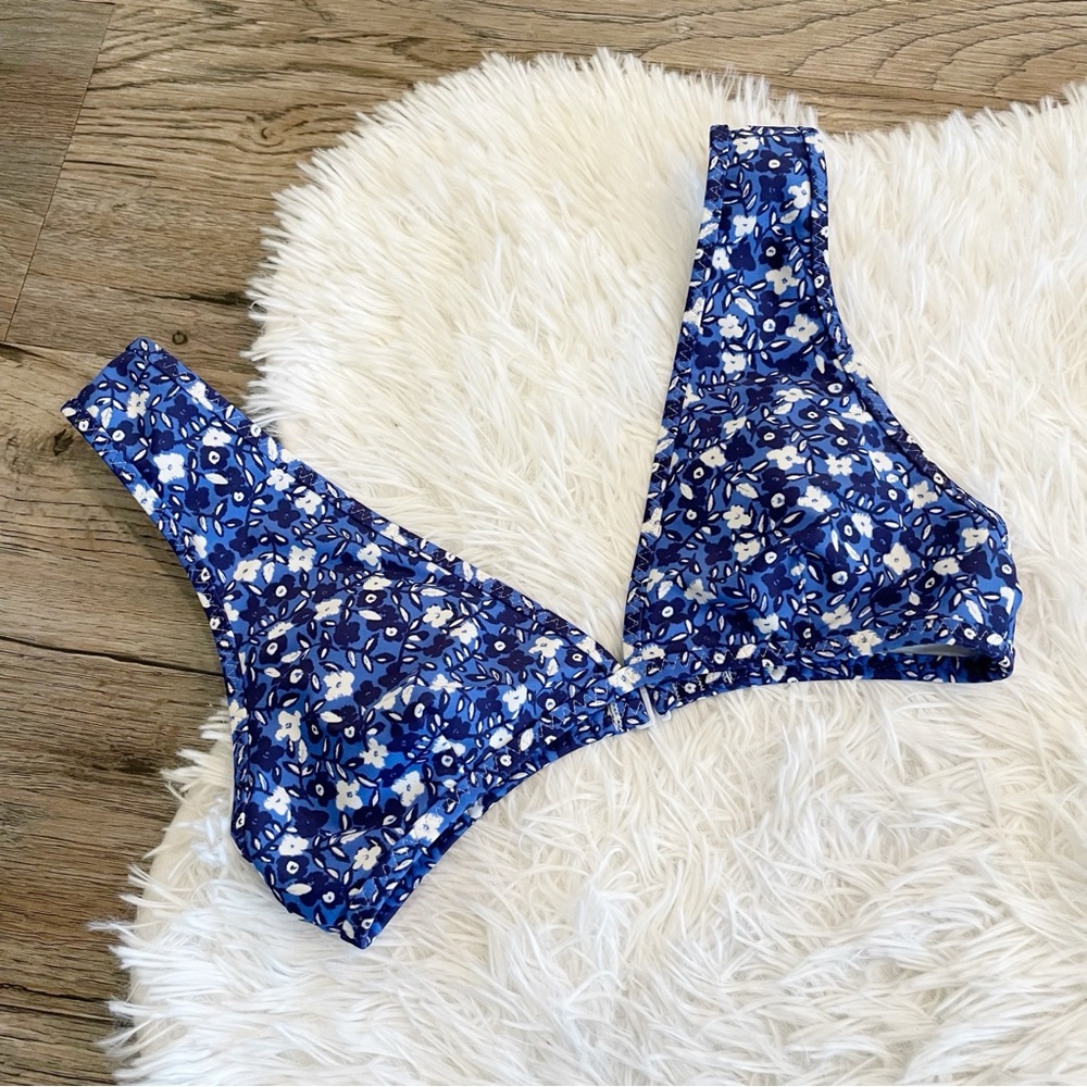 Aerie Scoop Bikini Top XS Blue Ditsy Floral Deep V Swim Top Beach Vacation Girly
